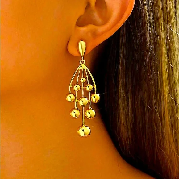 Elegant Gold Drop Earrings - Picture 1 of 3